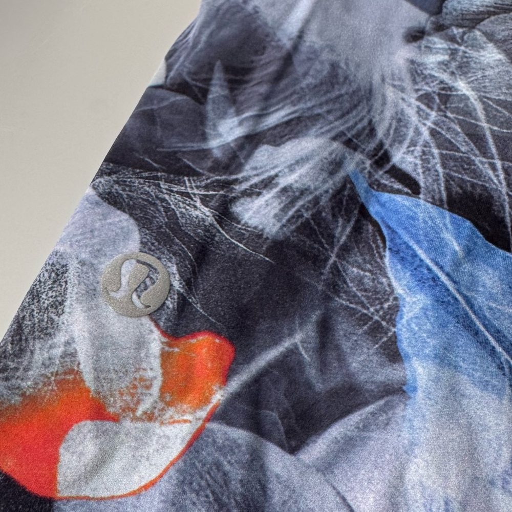 Lululemon High-Rise Printed Leggings – Size 6 - Picture 4 of 7